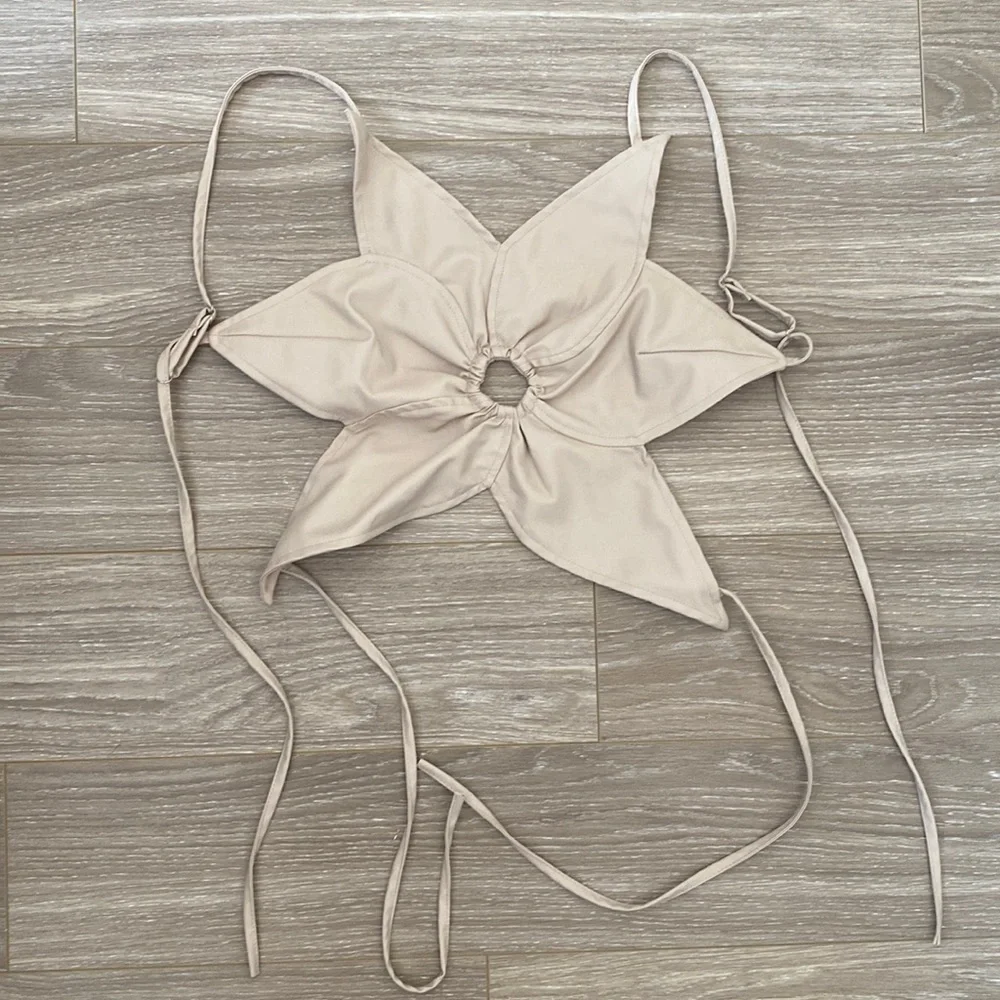 UO Vegan Leather Flower Crop Top - Picture 1 of 4